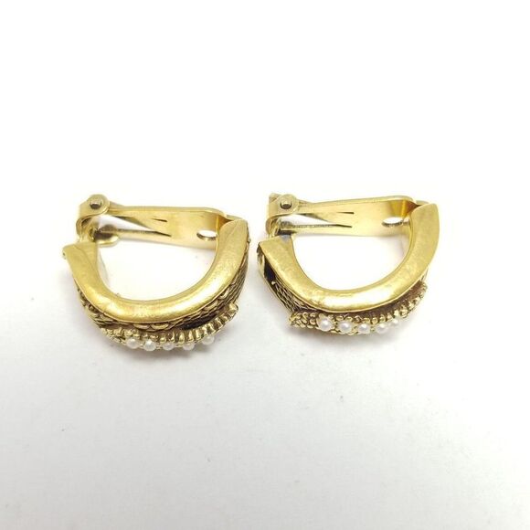 Vintage Half Hoop Clip On Earring, Gold Tone Faux Pearl Huggie Style, Estate - Picture 2 of 6